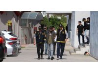 Otomobilden tabanca çıktı, zanlılar “başkasının” dedi