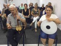 Muhtarın emekliler korosu