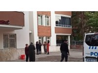 Balkondan düşen genç hayatını kaybetti