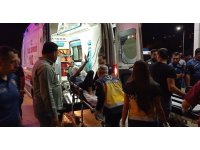 Başından vuruldu, el sallayarak ambulansa bindi