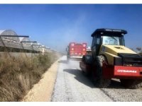 Akdeniz’de bahçe yolları soğuk asfaltla kaplanıyor