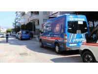 Yeni doğan bebek 5. kattan aşağıya atıldı