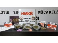 Şüphe üzerine durdurulan araçtan uyuşturucu ve silah çıktı