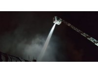 Hatay’da mobilya fabrikası alevlere teslim oldu, fabrika kullanılamaz hale geldi