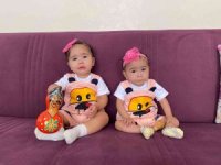 Tek yumurta ikizlerine, anne karnında hayati dokunuş