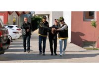 Adana’da bir garip cinayet: Sokakta öldürülen gencin katil zanlısı arkadaşı çıktı