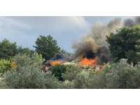 Antalya’da ormanlık alana yakın bölgede çıkan ev yangını korkuttu