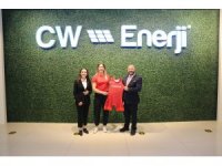Dünya şampiyonu milli güreşçi, sponsoru CW Enerji’yi unutmadı