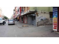 Motosikletli polis aracına çarptı, sürücünün havalanıp düşme anı kameraya yansıdı