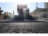 Akdeniz’de sıcak asfalt serimi başladı