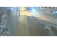 Otomobilin çarptığı yaya öldü: o anlar kamerada