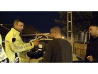 Adana polisinden alkollü sürücüye alkolmetre dersi