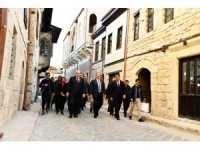 Vali Pehlivan Tarsus ilçesinde temaslarda bulundu