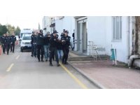 Adliyede özel güvenlik görevlilerini darp eden 5 zanlı tutuklandı