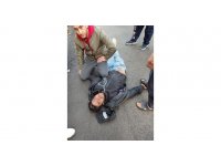 Ölen yaşlı adamın gözlüğünü çalan şahsa meydan dayağı