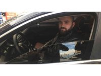 Adana’da otomobilde arkadaşlarıyla oturan şahsa silahlı saldırı