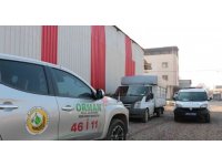 Ağaçları kesti, yakalanacağını anlayınca aracı bırakıp kaçtı