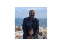 Minibüsün altında kalan öğretmen hayatını kaybetti