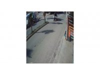 Kamyonete  arkadan çarpan motosiklet sürücüsü ağır yaralandı