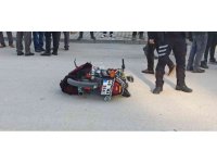 Otomobille çarpışan motosiklet sürücüsü ağır yaralandı