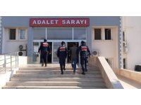 Hırsızı ayak izi ele verdi