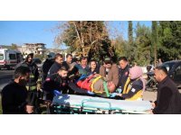 Hafif ticari araç ile otomobilin çarpıştığı kazada can pazarı