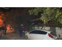 Müstakil evin odunluğunda çıkan yangın, mahalleliyi sokağa döktü