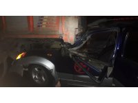 Hafif ticari araç kamyona çarptı: 5 yaralı