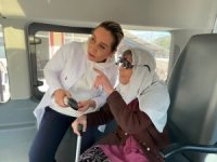 Doktor milletvekili söz verdiği köyde göz muayenesi yaptı