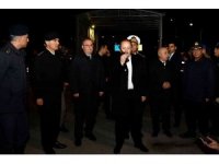 Vali Pehlivan nöbetteki memurların yeni yılını telsiz anonsuyla kutladı