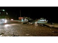 Adana’da yolcu minibüsü ile otomobil çarpıştı: 13 yaralı