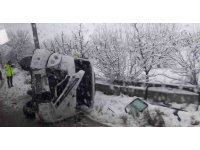 Antalya’da minibüs devrildi, 5 öğretmen ve 1 öğrenci yaralandı