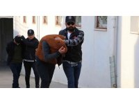 Adana’da iki torbacı tutuklandı