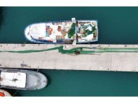 Akdeniz’de ekmek teknelerine fırtına molası