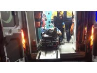 Osmaniye’de takla atan otomobil iş yerine girdi