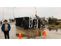 Hatay’da öğrenci servisi ile tır çarpıştı: 6 yaralı