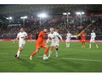 Ziraat Türkiye Kupası: Alanyaspor: 0 - Galatasaray: 2 (İlk yarı)
