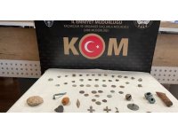 Satmaya çalıştığı tarihi eserlerle yakalandı