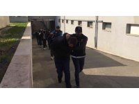 Yakalanan 6 torbacıdan 4’ü tutuklandı