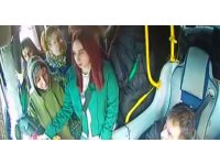 Kendisi ile tartışan yolculara küsen şoförün tepkisi, görenleri kahkahaya boğdu