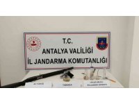Manavgat’ta uyuşturucu ve ruhsatsız silah ele geçildi