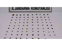 Mersin’de bir kişi çok miktarda tarihi eserle yakalandı