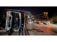 Tırın açılan dorsesi EDS’ye çarptı, ortalık savaş alanına döndü