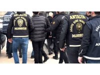 "Memur yapacağız" yalanıyla dolandırıcılık yapan 9 kişi tutuklandı