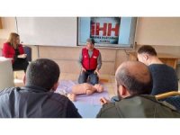 Gönüllülere ilk yardım eğitimi