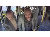 Trafik tartışmasında otobüsün önünü otomobille kesti, belindeki silahı gören yolcular tepki gösterdi