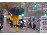 Antalya’da sağanak ve fırtına etkisini artırdı