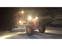 Antalya-Konya karayolunda kar kalınlığı 20 santime ulaştı, araçlar yolda kaldı