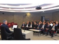 Vali Elban: "Geleceğimizi kendi ellerimizle karartmamalıyız"