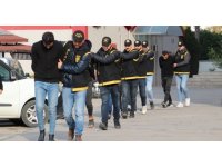 Esnafı ’Kimliğiniz DEAŞ’ın eline geçti’ diyerek 750 bin TL dolandırdılar
